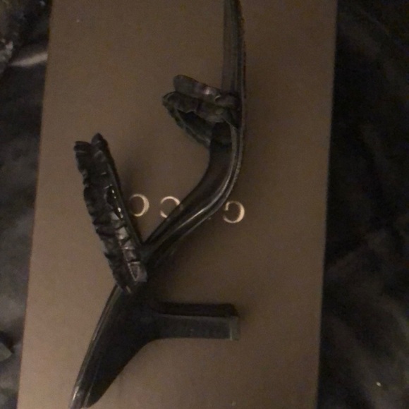 VINTAGE GUCCI rare ruffled leather sandals heels slides - Picture 6 of 13